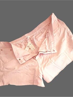 NWT! AERIE DAYDREAM DEMIM LT. PINK,FRAYED HEM, XXL, REGULAR RISE, 4”INSEAM.